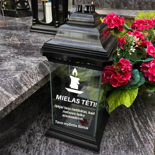 Personalizuota kapų žvakė su užrašu Tėčiui – „Išėjai taip netikėtai…“